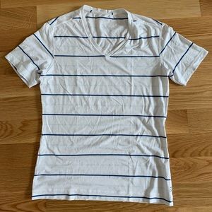 Lululemon Basic V - men’s v-neck tee shirt SZ sm
